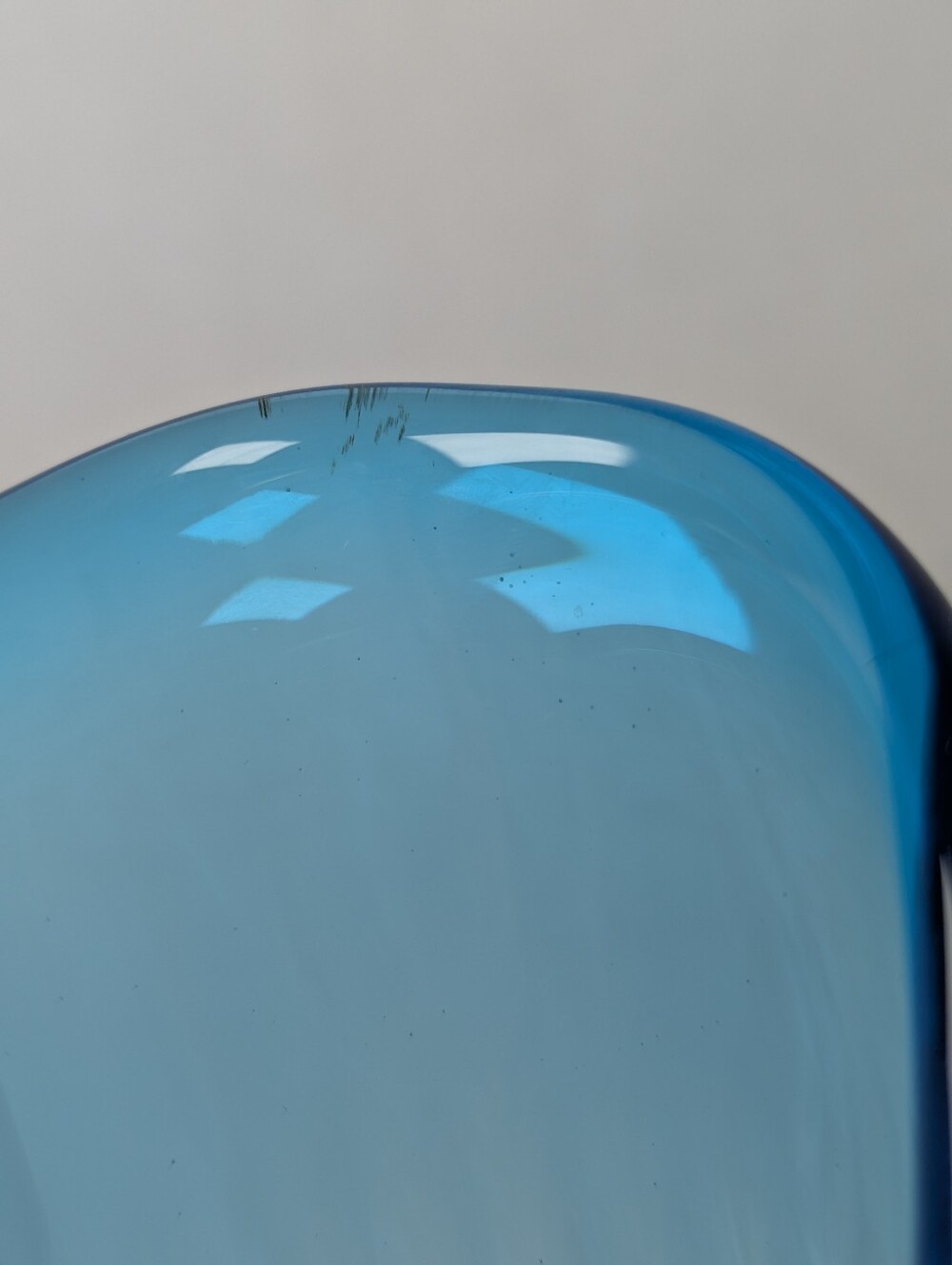 VTG Blue Art Glass Vase 14" Tall Asymmetrical Wavy Rim Faceted Geometric Base - Picture 12 of 12